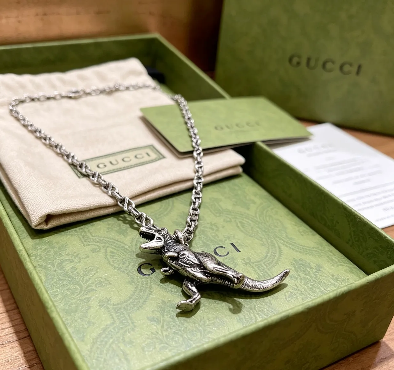 Gucci Dinosaur Necklace Silver Twisted-Link Chain Necklace 3