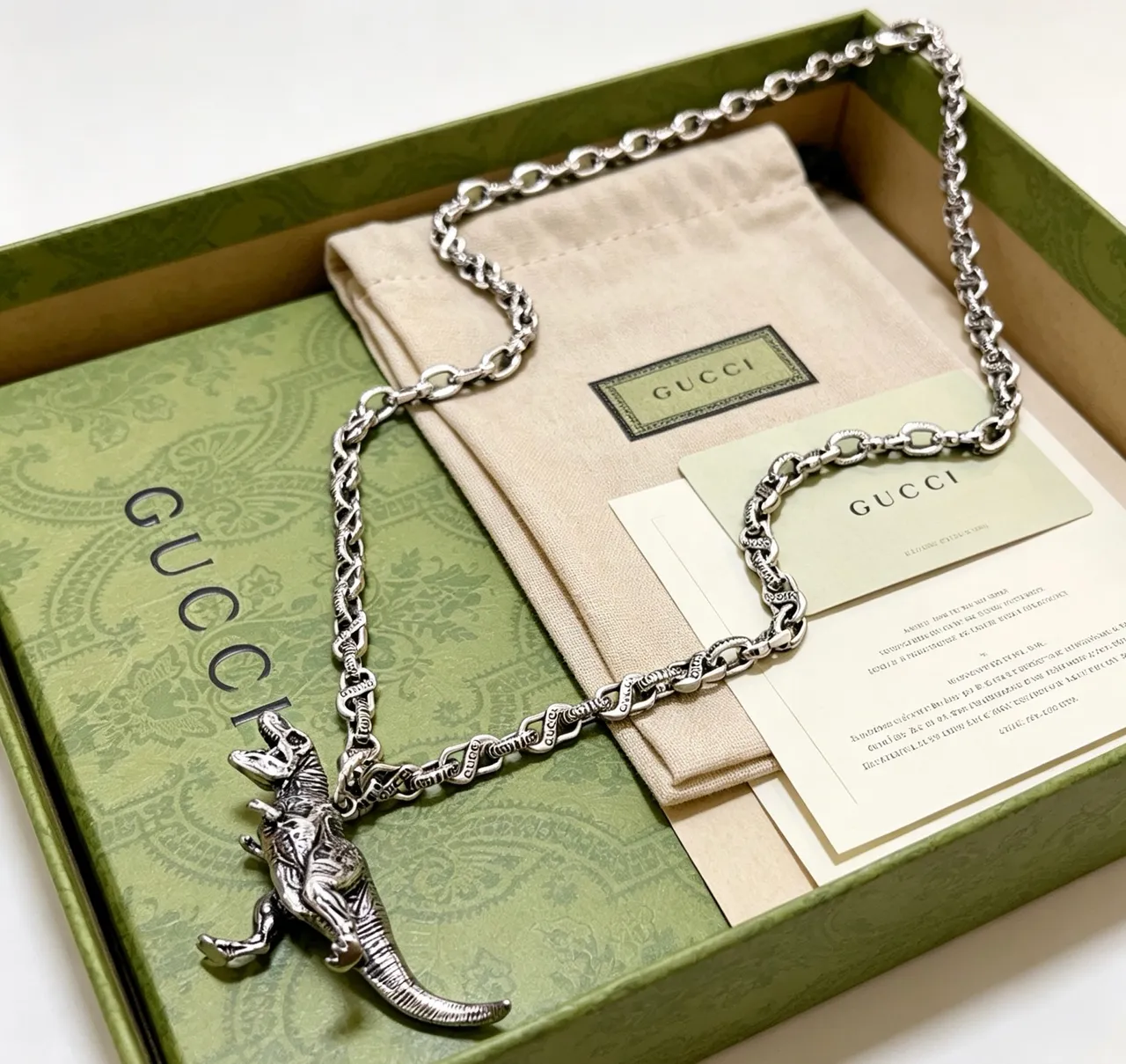 Gucci Dinosaur Necklace Silver Twisted-Link Chain Necklace 4