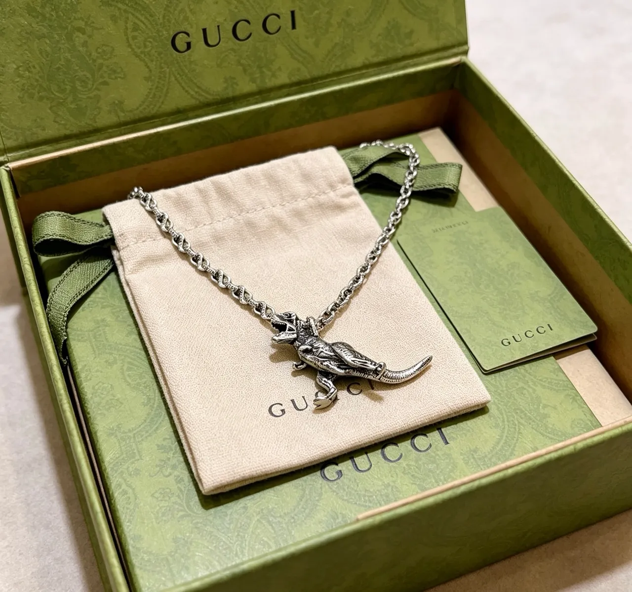 Gucci Dinosaur Necklace Silver Twisted-Link Chain Necklace 6