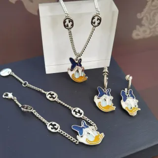 Gucci Donald Duck Enamel Charm Silver Blue Interlocking G Links Necklace