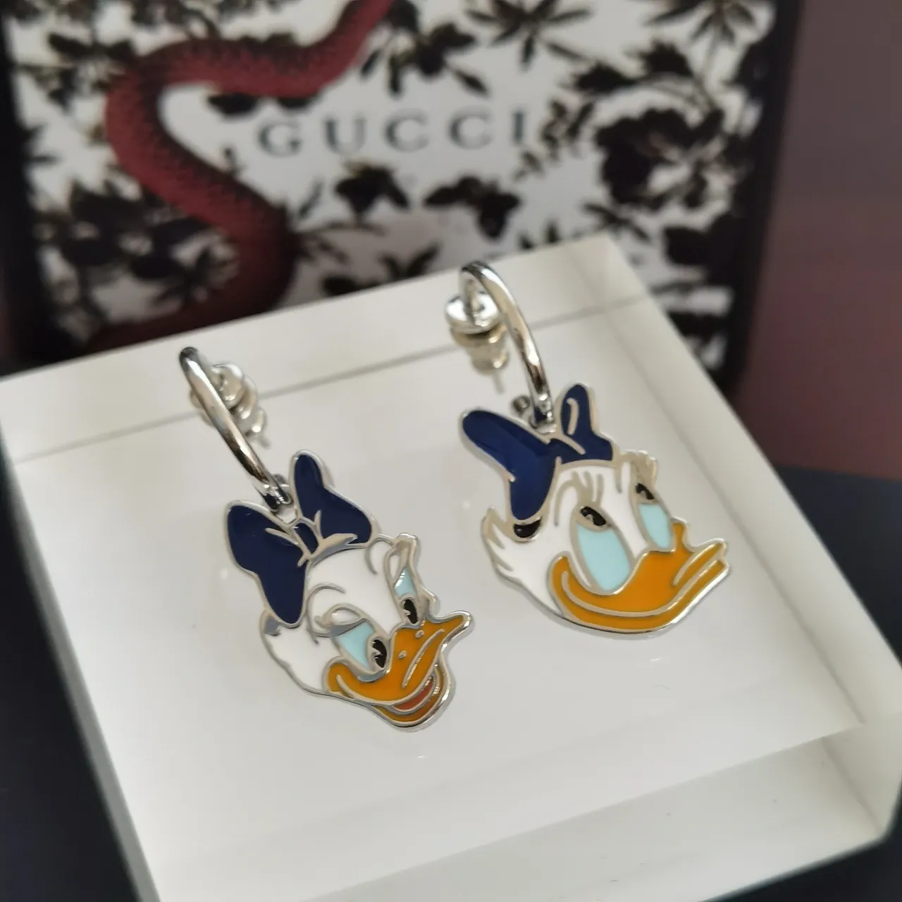 Gucci Donald Duck Enamel Charm Silver Blue Interlocking G Links Necklace 4