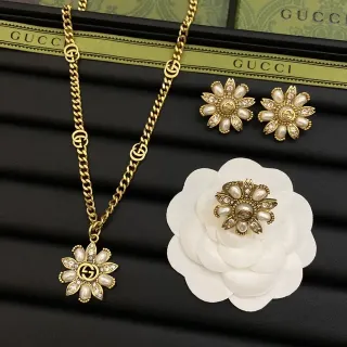 Gucci Floral Pearl and Crystal Pendant Necklace