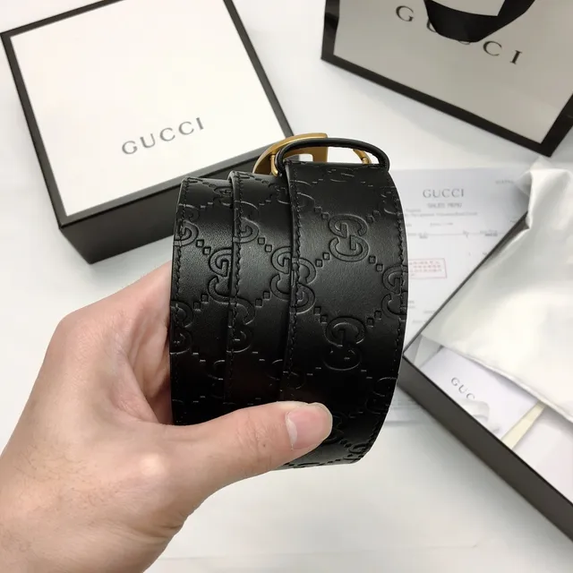 Ceinture en cuir Gucci GG Marmont noire dorée monogramme embossé oversized boucle G entrelacée 2
