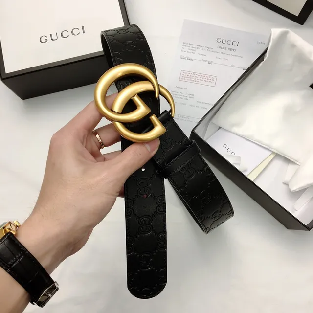 Ceinture en cuir Gucci GG Marmont noire dorée monogramme embossé oversized boucle G entrelacée 6