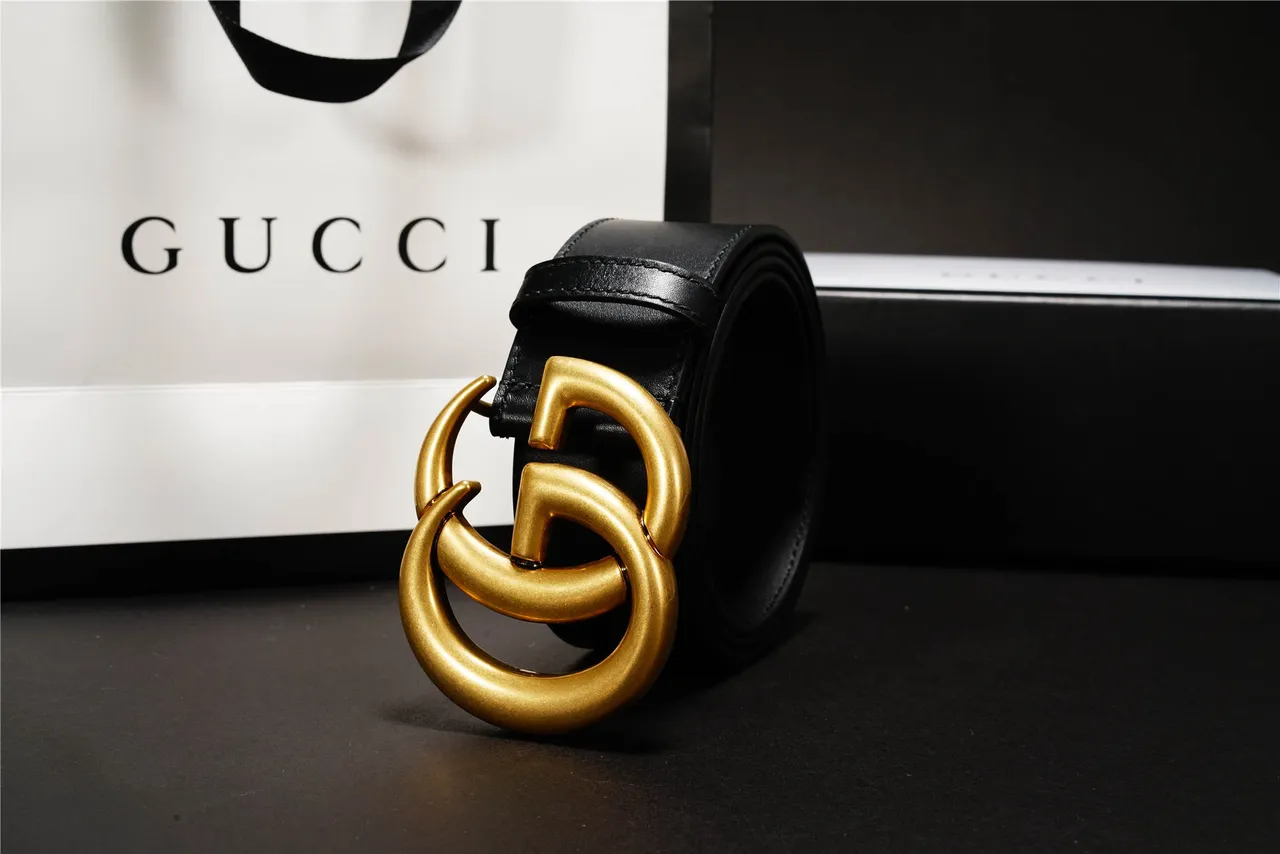 Gucci GG Marmont Black Gold Smooth Oversized Interlocking G Buckle Leather Belt 7