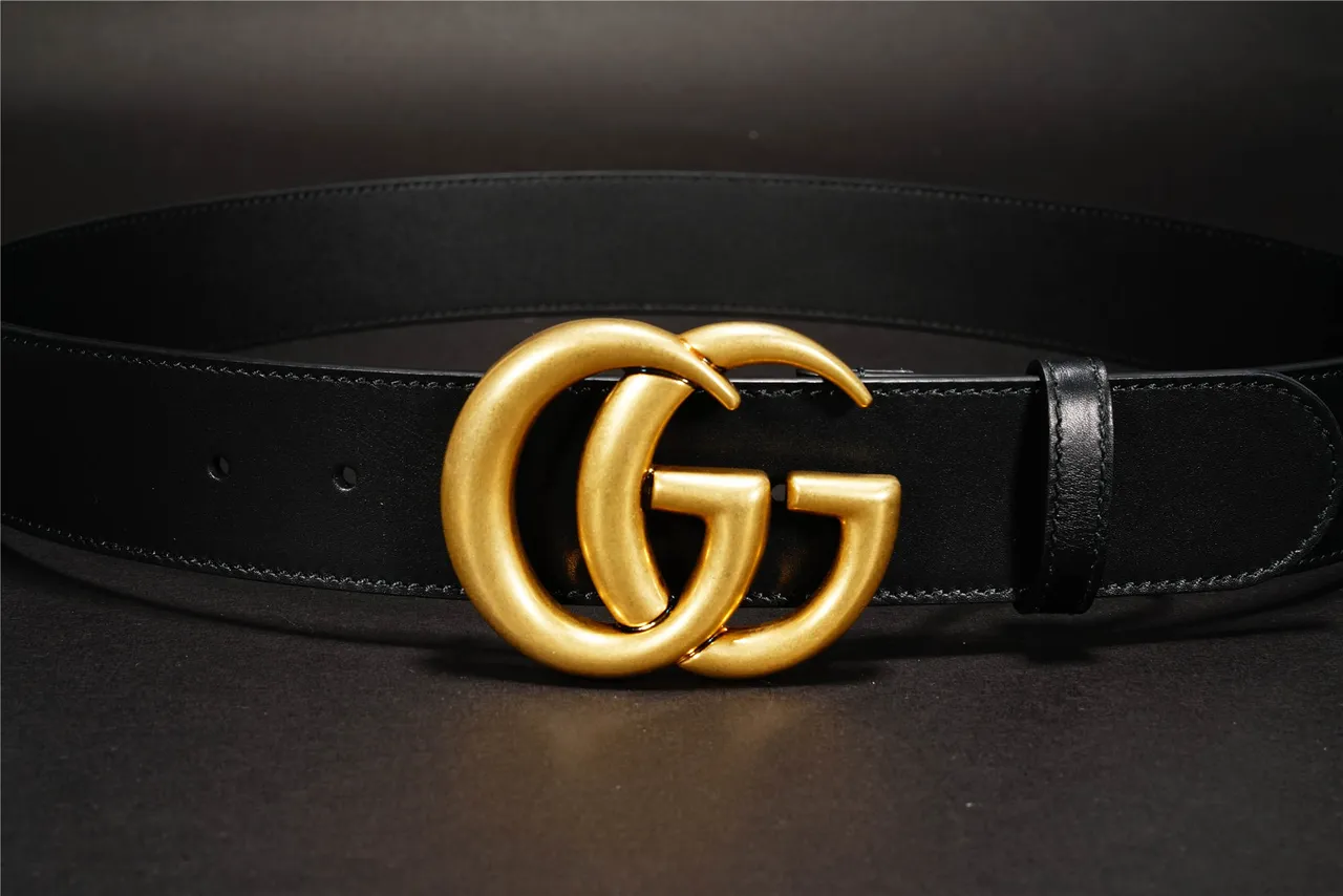 Gucci GG Marmont Black Gold Smooth Oversized Interlocking G Buckle Leather Belt 9