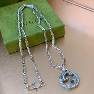 Gucci GG Marmont Crystal-Embellished Interlocking G قلادة
