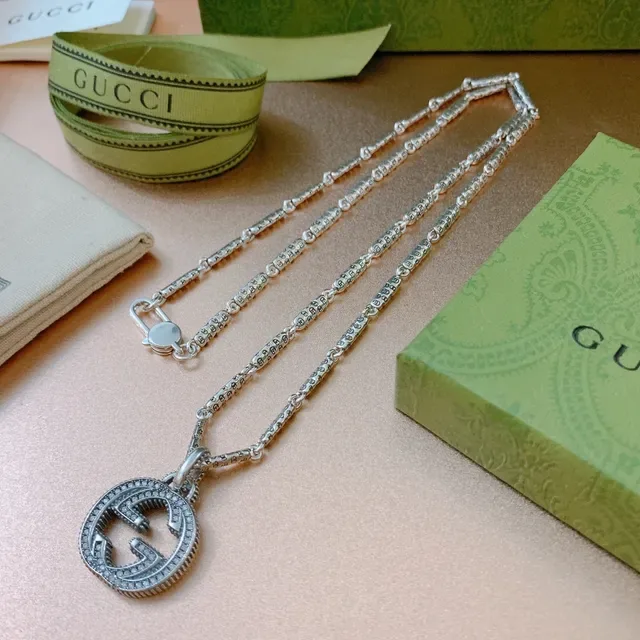 Gucci GG Marmont Crystal-Embellished Interlocking G Pendant Necklace 8