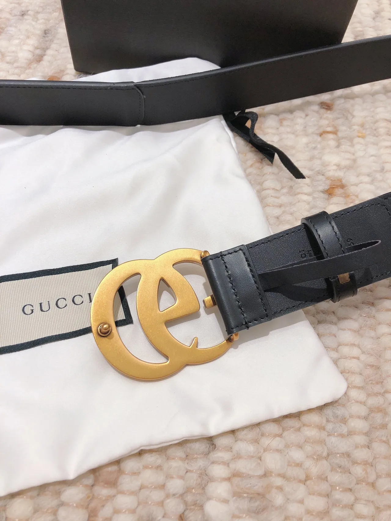 Gucci GG Marmont Interlocking G Buckle Beige and Black Leather Belt 2
