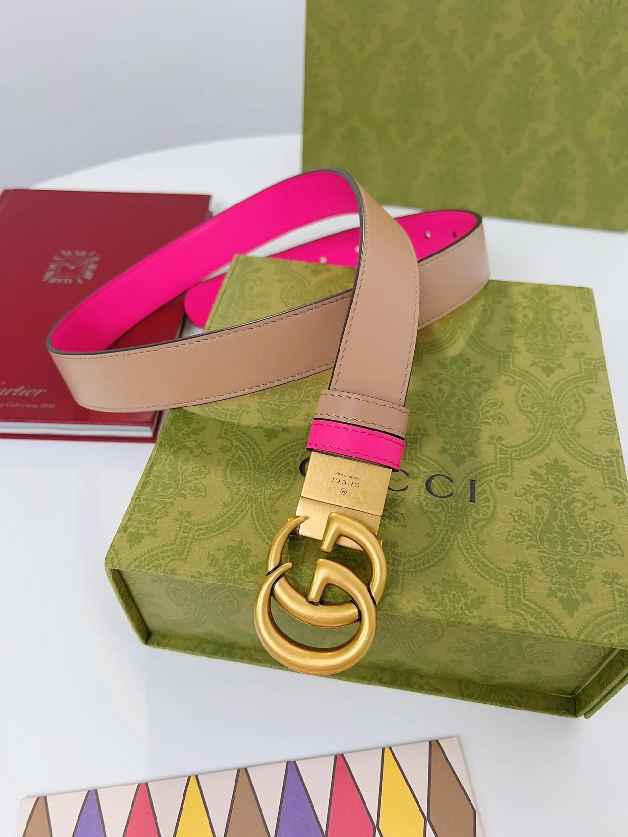 Gucci GG Marmont حزام جلدي قابل للعكس وردي وبيج 2