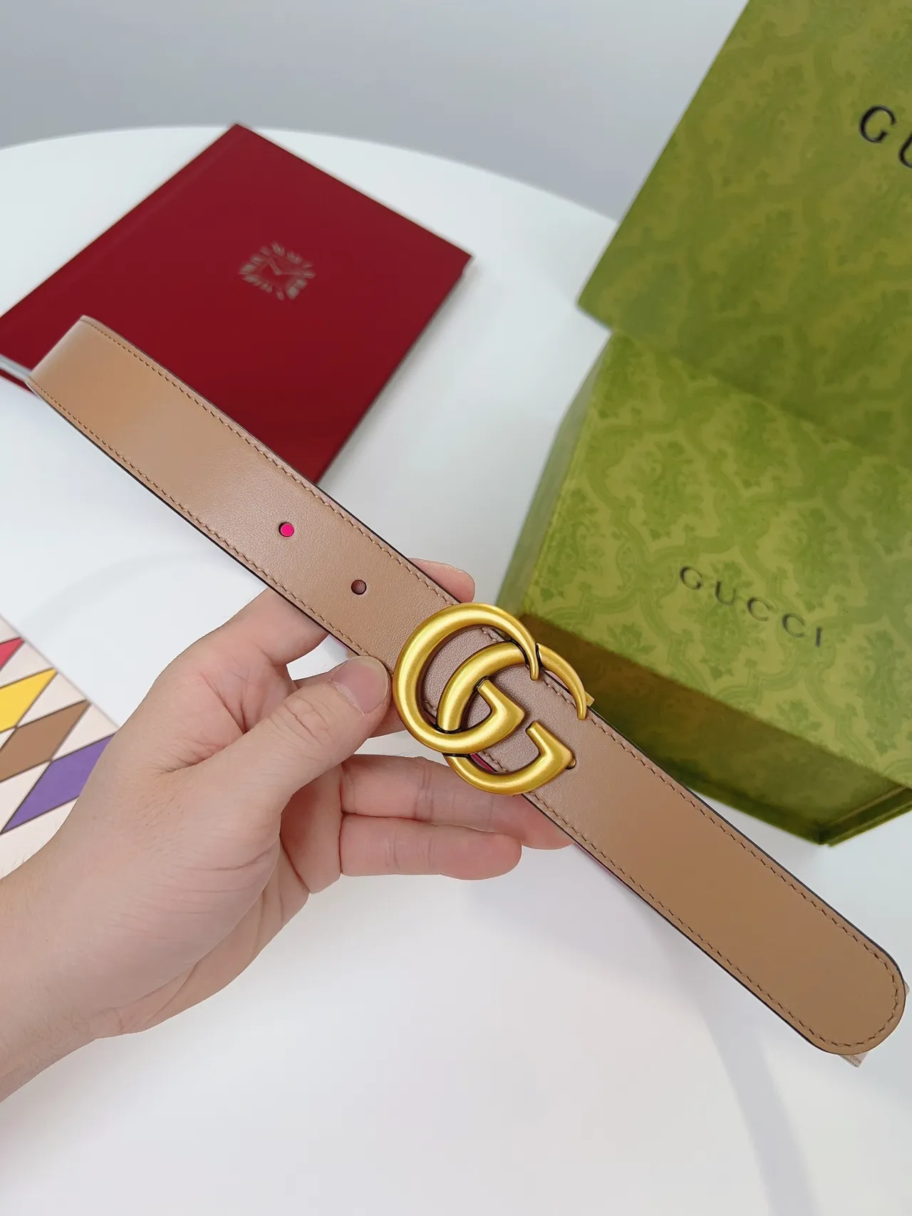 Gucci GG Marmont حزام جلدي قابل للعكس وردي وبيج 9