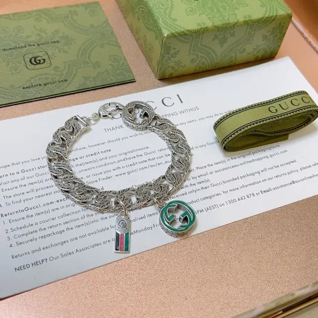 Gucci GG Marmont Silver Green Leaf-Engraved Curb Chain Interlocking Charms Bracelet 3