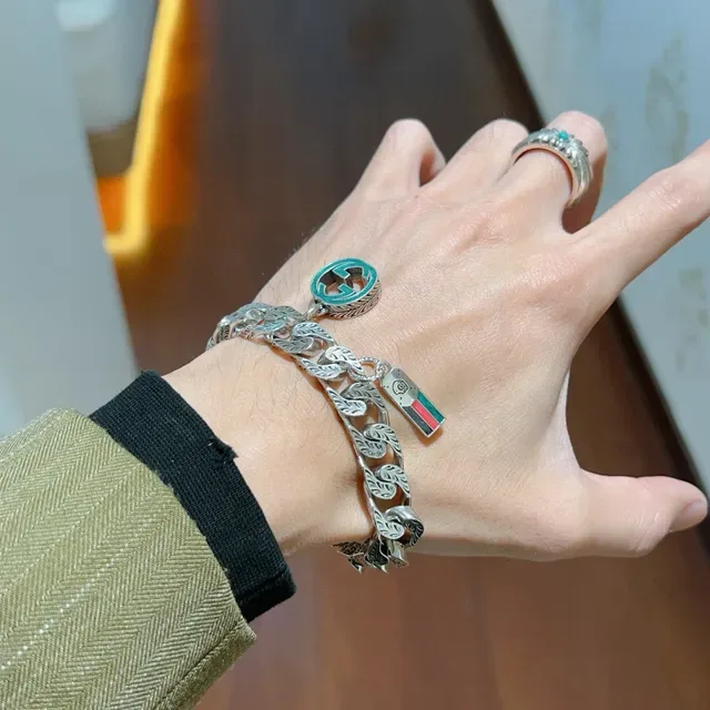 Gucci GG Marmont Silver Green Leaf-Engraved Curb Chain Interlocking Charms Bracelet 5