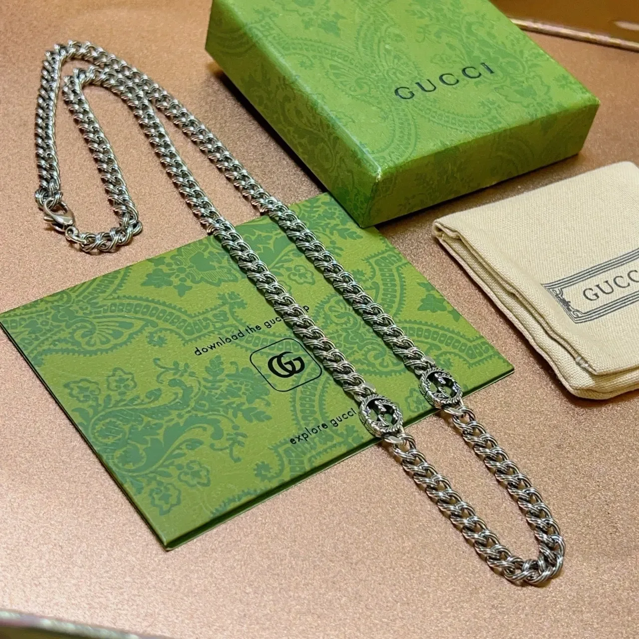 Colar Gucci GG Marmont Corrente Twisted Curb-Link Chain Interlocking G Logo Charms Verde Prata 4