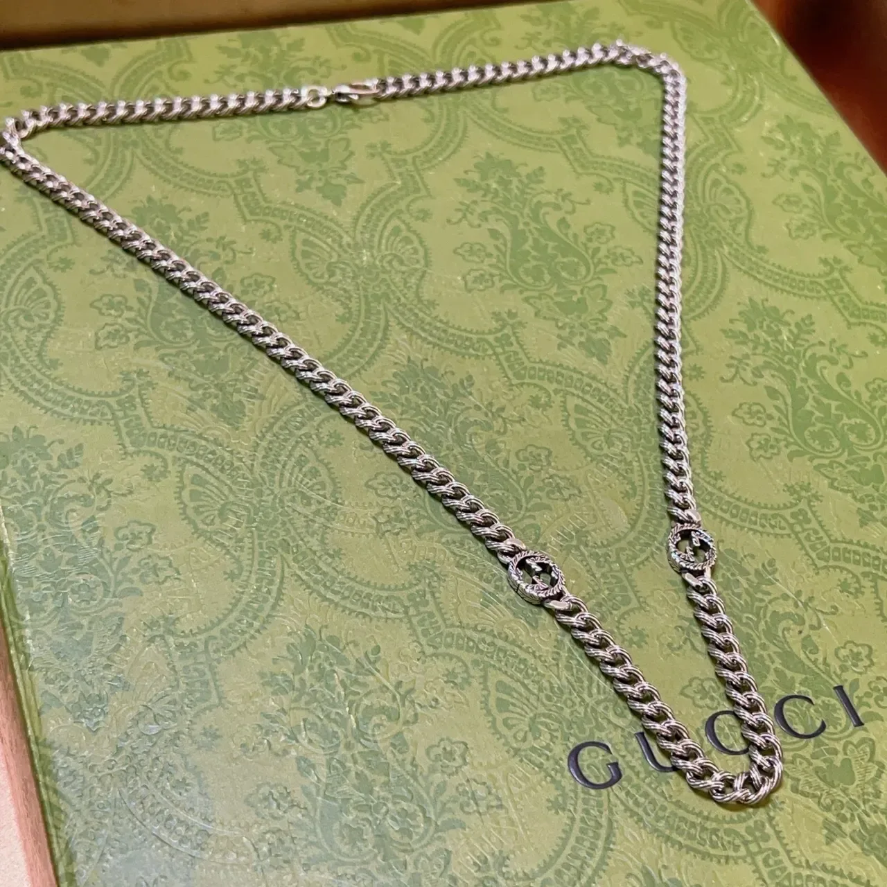 Colar Gucci GG Marmont Corrente Twisted Curb-Link Chain Interlocking G Logo Charms Verde Prata 9