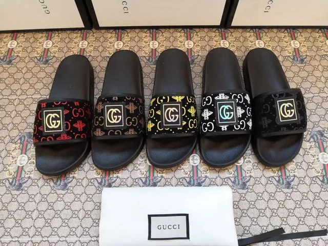 Gucci GG Monogram Bee Print Black Slippers 4