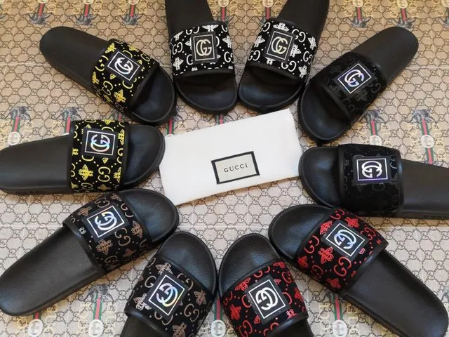 Gucci GG Monogram Bee Print Black Slippers 5