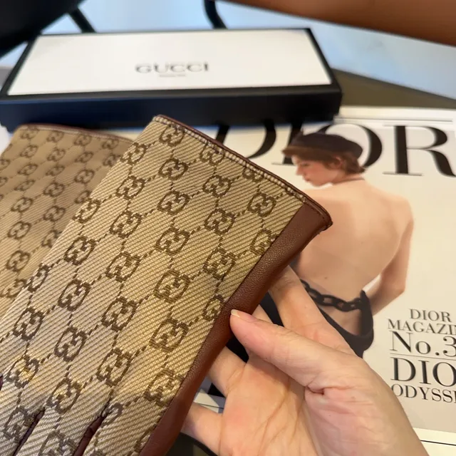 Gucci GG Monogram Luvas de couro bege e marrom 3