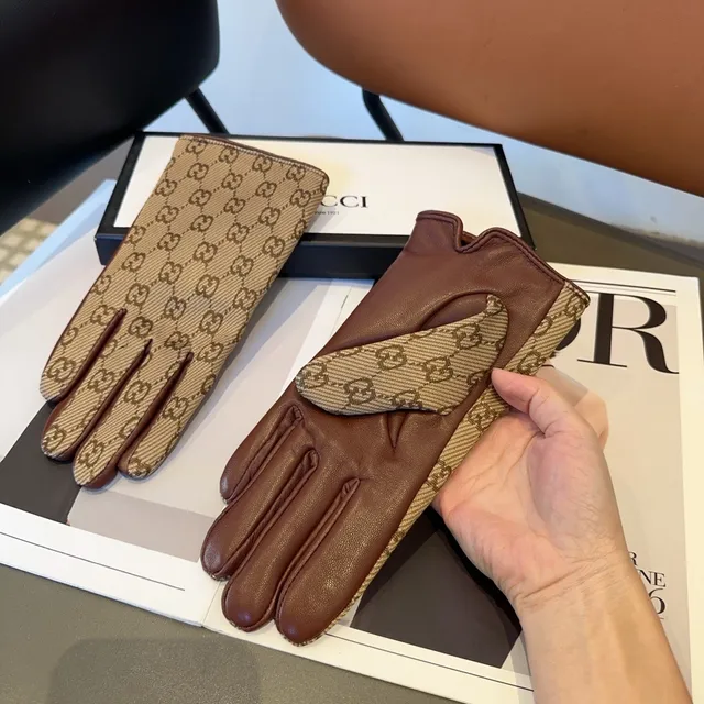 Gucci GG Monogram Luvas de couro bege e marrom 4