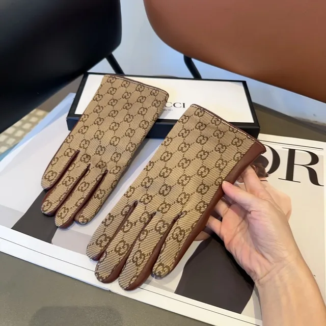 Gucci GG Monogram Luvas de couro bege e marrom 6