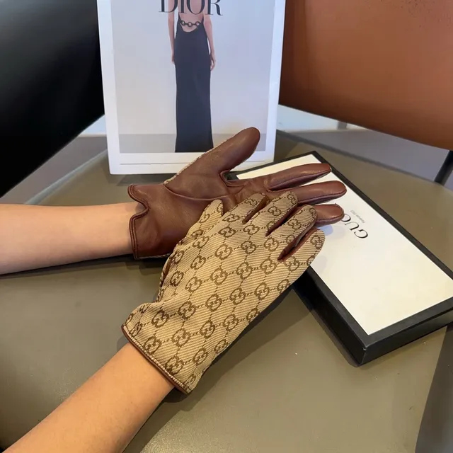 Gucci GG Monogram Luvas de couro bege e marrom 9