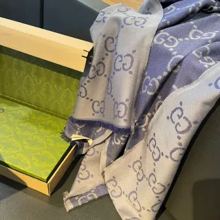 Gucci GG Monogram হালকা ধূসর এবং বেগুনি ক্যাশমিয়ার স্কার্ফ