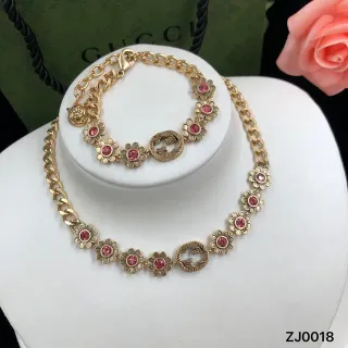 Gucci Gold Pink Curb Chain Daisy-Shaped Floral Links Necklace