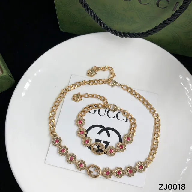 Gucci Gold Pink Curb Chain Daisy-Shaped Floral Links Necklace 2