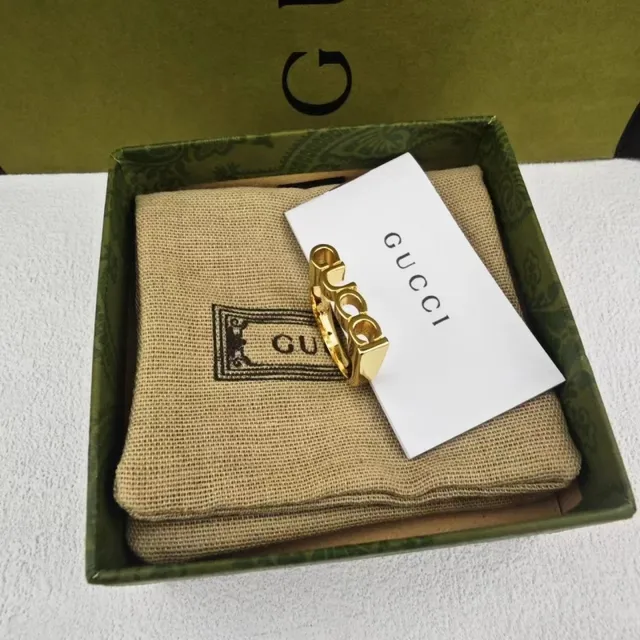 Gucci Gold Silver Interlocking Logo Design Metallic Finish Ring 7