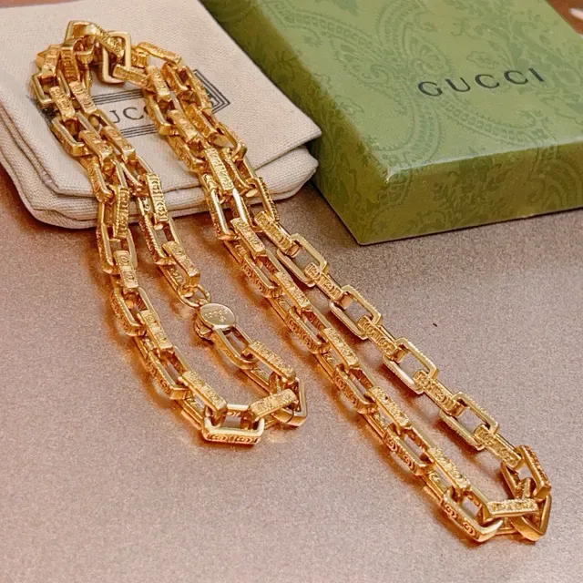 Gucci Gold-Tone Rectangular Link Textured Necklace 7