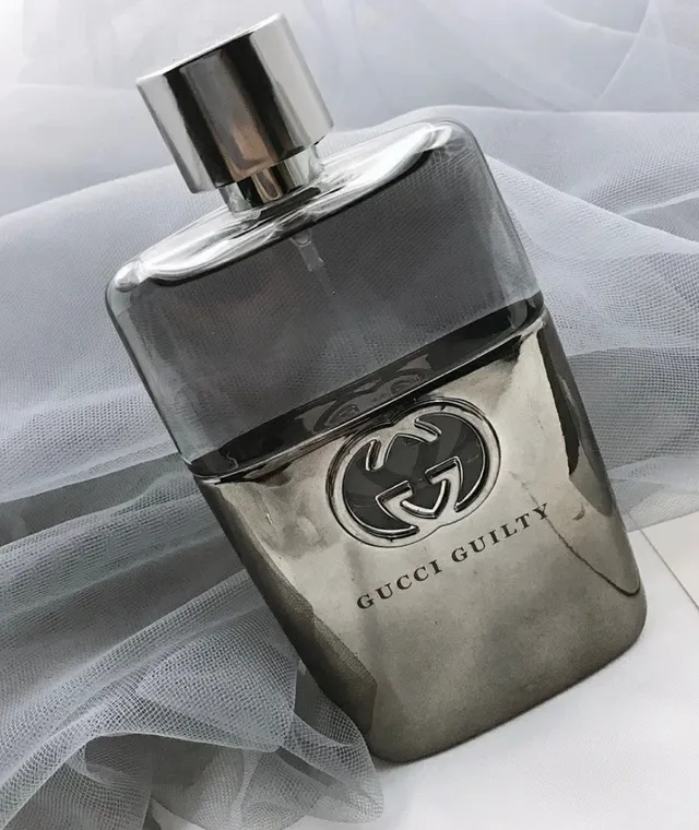 Gucci Guilty Perfume Preto Metálico 4