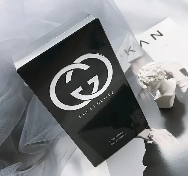 Gucci Guilty Perfume Preto Metálico 6