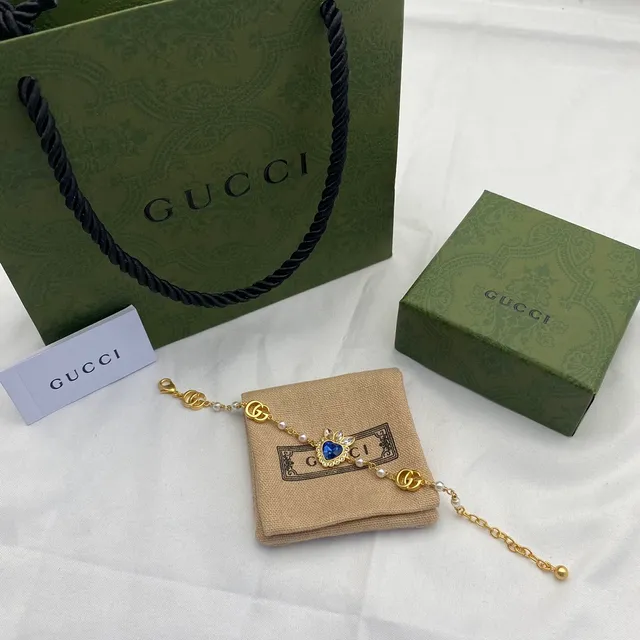 Gucci Colar de Coração Pérola e Pulseira com GG Logo em ouro 6