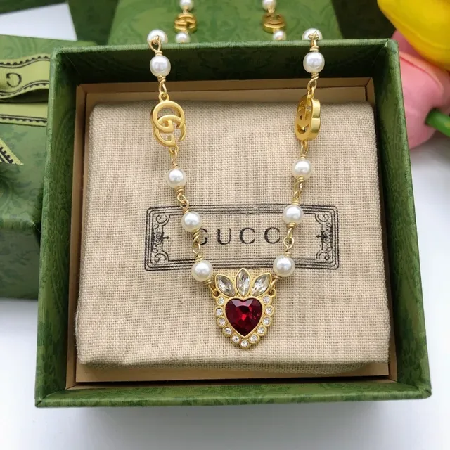 Gucci Heart Pendant Pearl-Beaded Gold-Tone Necklace 6