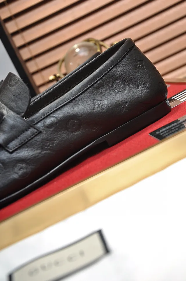 Gucci Horsebit 1955 Noir embossé GG mocassins 2