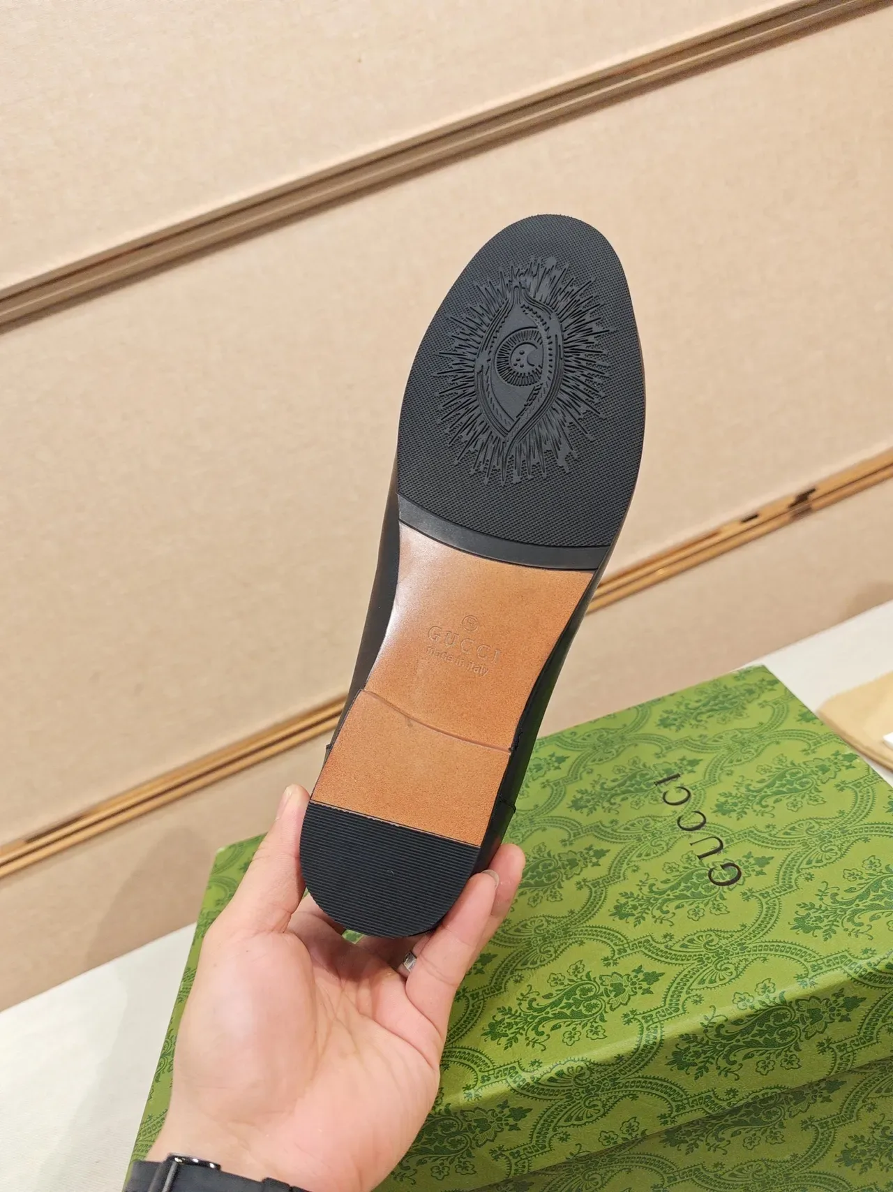 Gucci Horsebit 1955 काला लेदर गोल्ड हॉर्सबिट लोफर 2