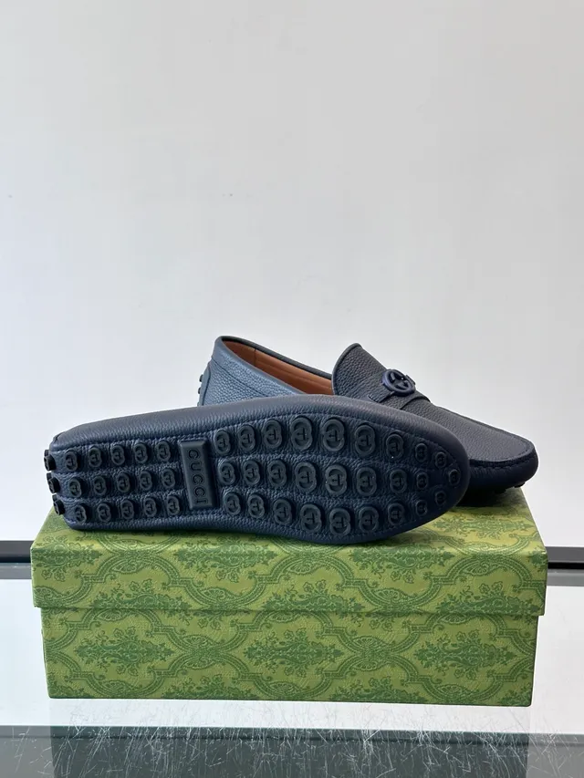 Gucci Horsebit 1955 Mocassins en cuir bleu texture pebble 2