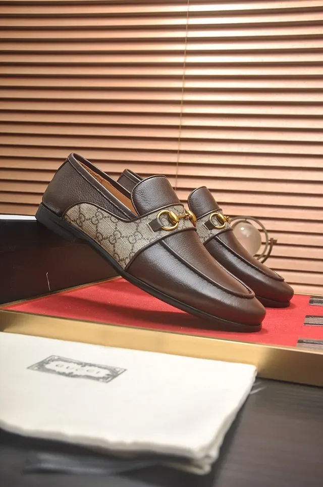 Gucci Horsebit 1955 भूरा और बेज GG Web लूफर्स 3