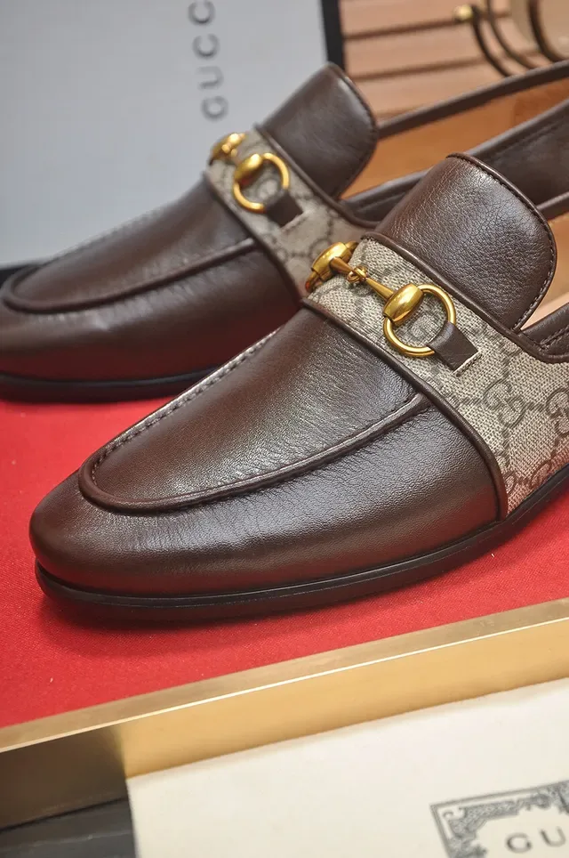 Gucci Horsebit 1955 भूरा और बेज GG Web लूफर्स 8