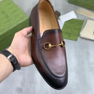 Gucci Horsebit 1955 भूरी और काली चमड़े की लोफर्स