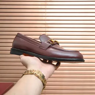 Gucci Horsebit 1955 बर्गंडी गोल्ड चमड़े का बकल लूफर