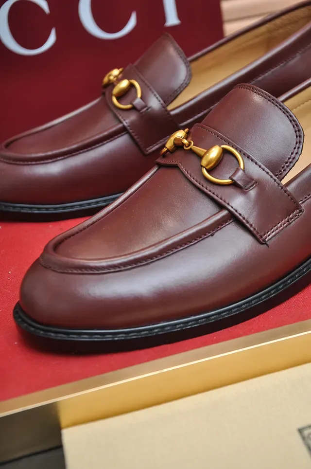 Gucci Horsebit 1955 Burgundy Gold Leather Buckle Loafer 2
