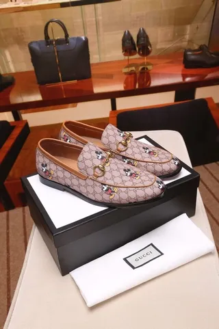 Gucci Horsebit 1955 Mickey Mouse imprimé mocassins 2