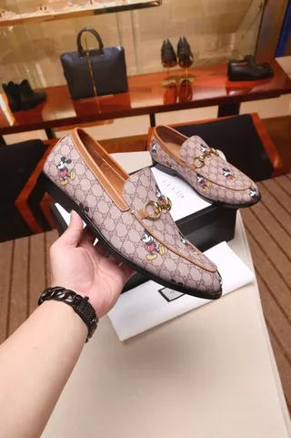 Gucci Horsebit 1955 Mickey Mouse imprimé mocassins 9