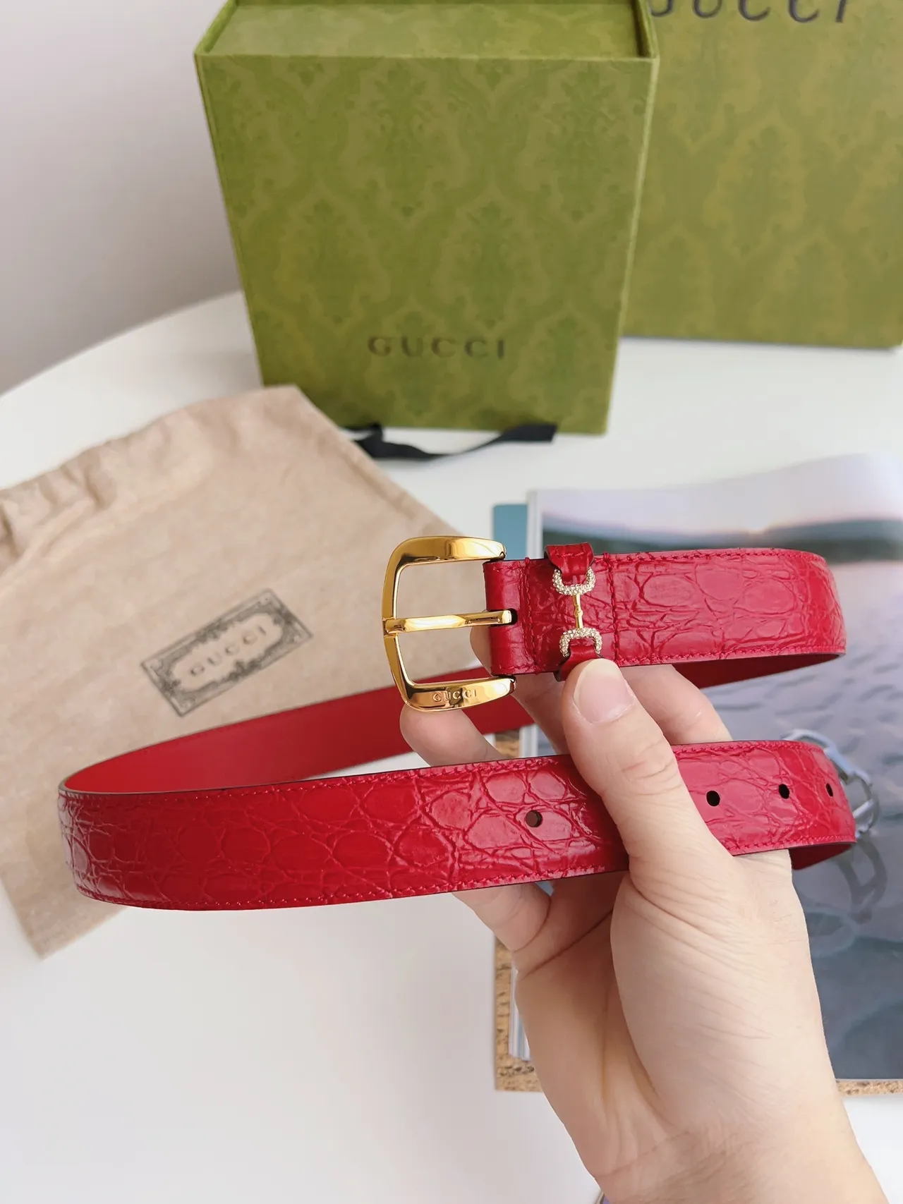 Gucci Horsebit 1955 Ceinture en cuir rouge embossé crocodile 5