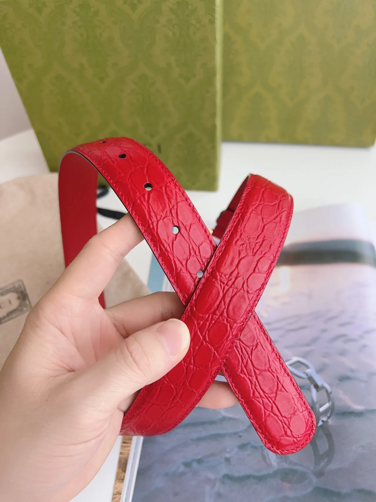Gucci Horsebit 1955 Ceinture en cuir rouge embossé crocodile 9