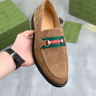 Gucci Horsebit 1955 टैन स्यूड लोअफर्स