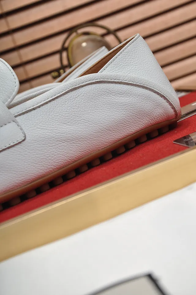 Gucci Horsebit 1955 White Leather Gold-Tone Logo Loafers 2