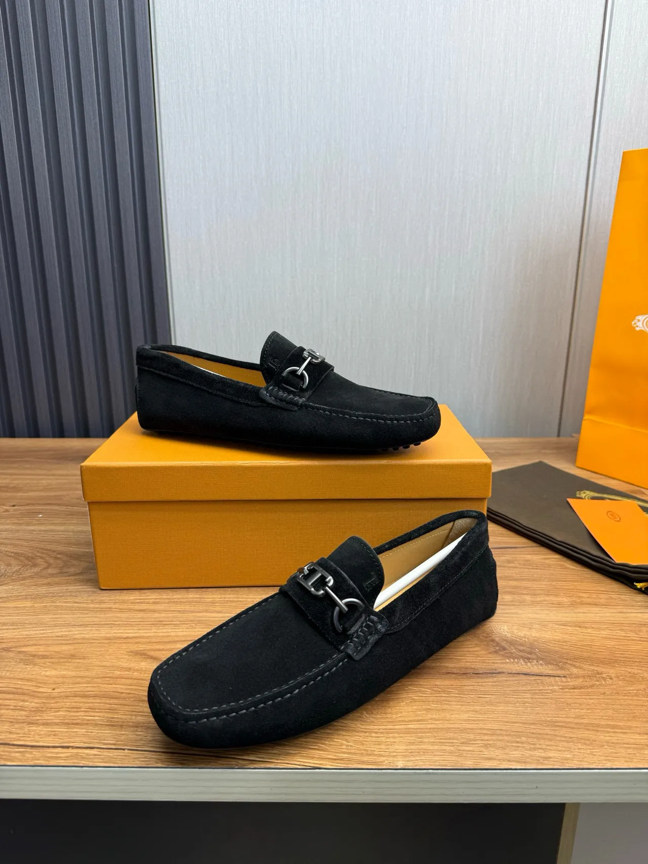 Gucci Horsebit Loafer mocassins en daim noir 4
