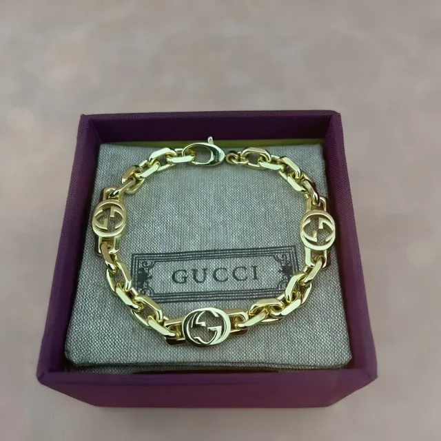 Gucci Interlocking G Chain Bracelet Gold Logo Charms Bracelet 4